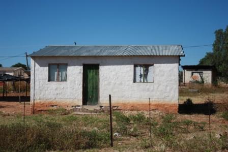 namibia epukiro 3 - one of the more ramshackle homes.jpg