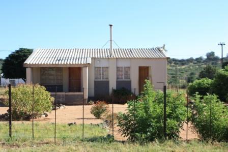 namibia epukiro 3 - one of the well kempt homes.jpg