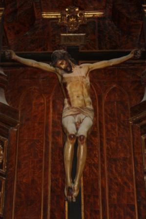 seville - statue of the crucifixion at seville cathedral 3.jpg